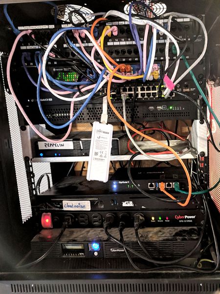 File:Rack-front.jpg
