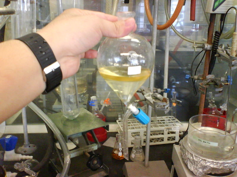 File:Separatory funnel.jpg